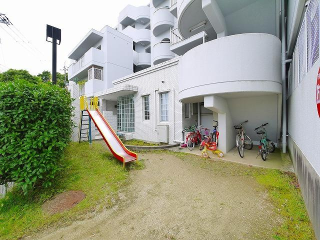 ノバカネイチ学園前の周辺|マンションに公園があります