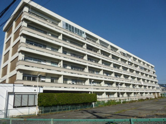 【外観】 | 海まですぐ！リゾートに嬉しい駐車場無料！お友達がお使いでも駐車場は無料です。大型バイクも置けます。