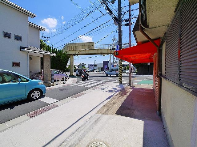藤原町店舗付住宅の駐車場