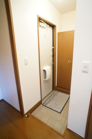 ウィルコート口谷東　A棟の玄関