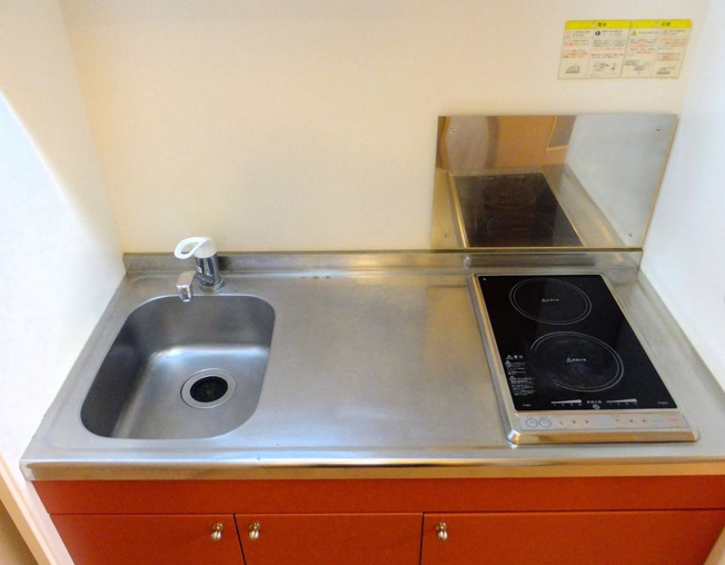 【キッチン】 | コージー幕張 | ２口電気コンロ完備※1号室のみ間取りが異なります