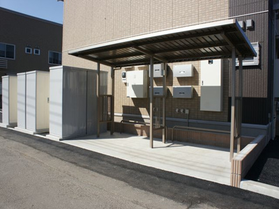 【その他共用部分】 | リェス ソーンツェＡ | 屋根付きの駐輪場があります♪