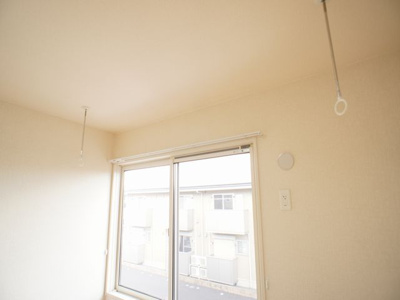 【設備】 | リェス ソーンツェＡ | 室内物干し付きです。