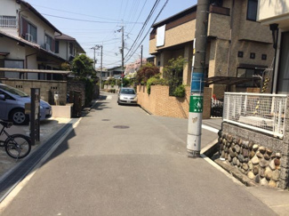 【前面道路含む現地写真】