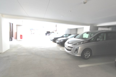 【駐車場】 