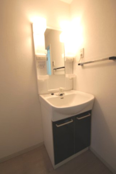 【独立洗面台】 | ヴィラ・レヴァンテ