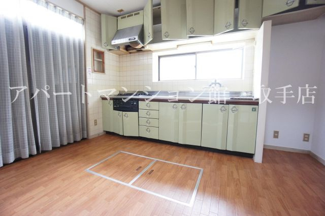 向井邸のキッチン