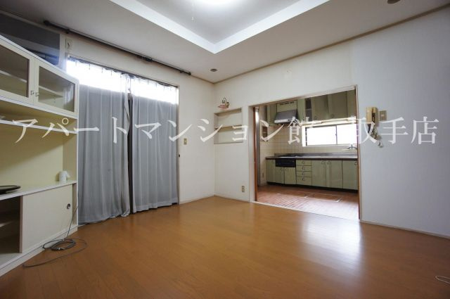 向井邸の居間・リビング