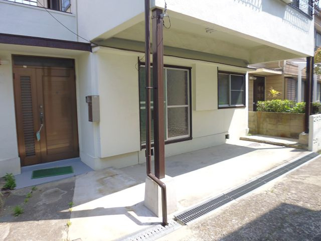 西明石東町戸建の駐車場