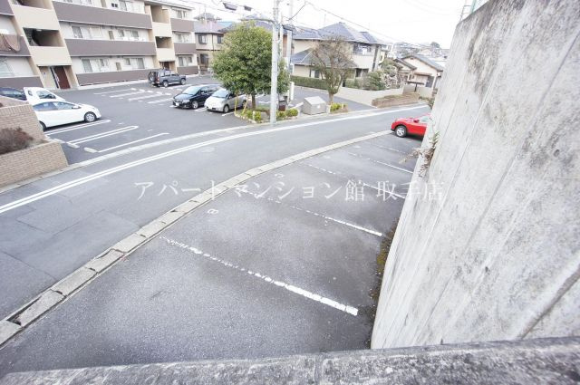 イーストヒルⅡの駐車場