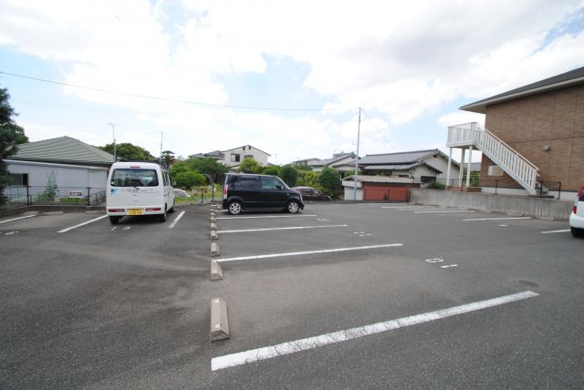 ガーデンヒルズ荒木Ⅱの駐車場