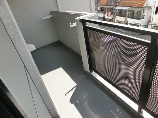 大阪市淀川区加島４丁目の賃貸マンションのバルコニー