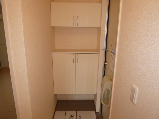 ディライトステージＡの玄関