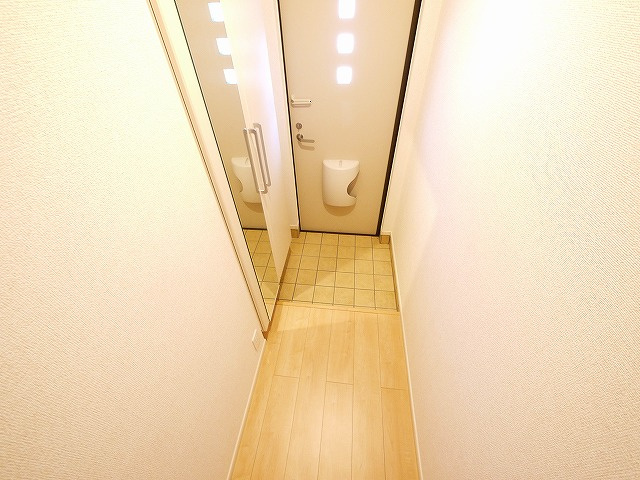 クレメント中町の玄関|明るい玄関です