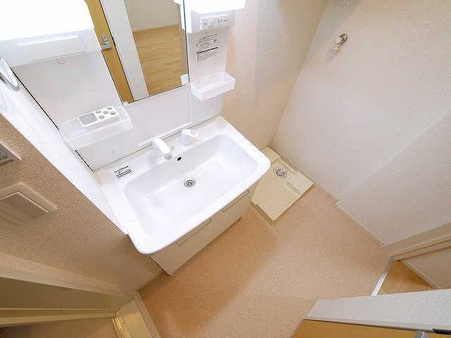 フォンテーヌ　Ｎ－Ⅵの洗面所|脱衣スペースもあります