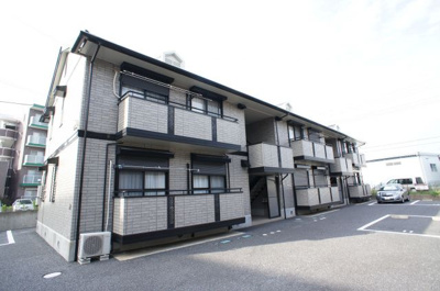 【外観】 | セジュール・パイン　A | 日当たり良好♪敷地内駐車場1台無料付きです♪