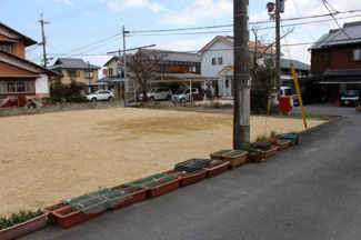 【前面道路含む現地写真】 | 南東側道路別角度