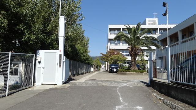 箕面市瀬川１丁目　中古戸建の周辺|箕面市立第三中学校