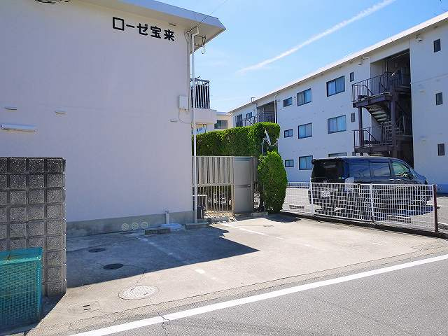 ローゼ宝来Ⅰの駐車場