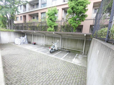 【その他共用部分】 | ソルジェガーデン | バイク置場