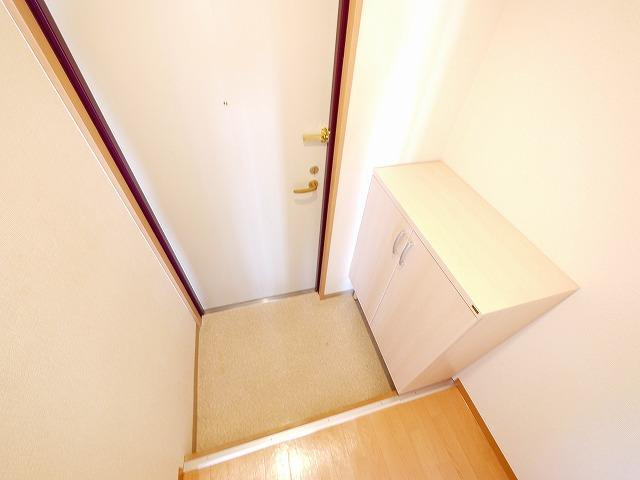 エクセレント天理の玄関|明るい玄関です