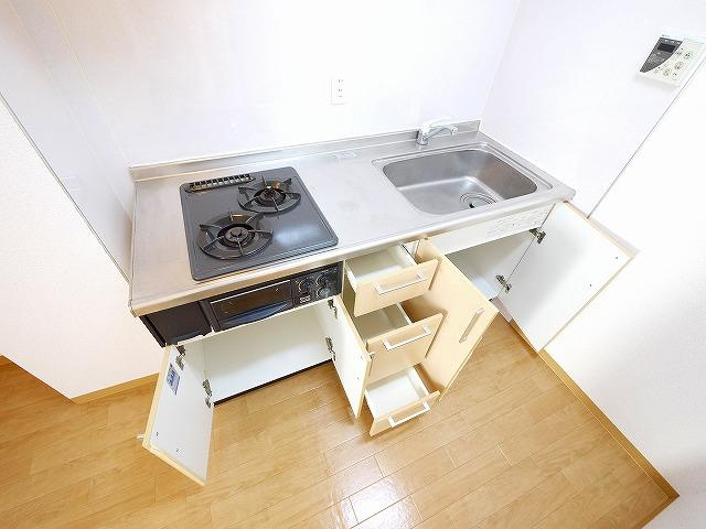 エクセレント天理のキッチン|コンパクトなキッチンで掃除もラクラク