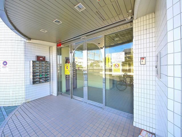 エクセレント天理のエントランス|建物の内部です