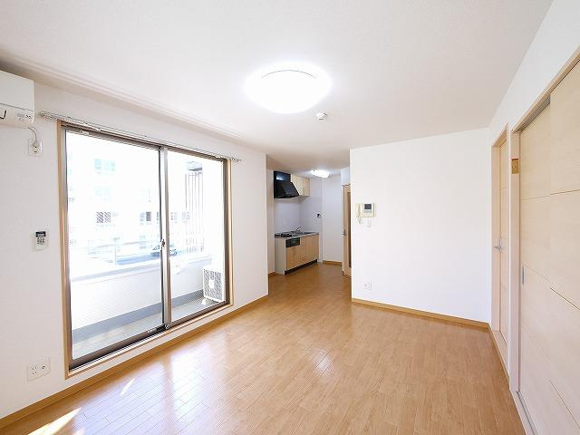 エクセレント天理の居間・リビング|こちらの居間で趣味の時間をお楽しみください