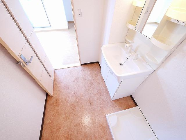 エクセレント天理の洗面所|広い洗面スペース