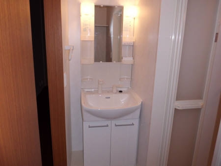 ロイヤルガーデンアネックスの独立洗面台