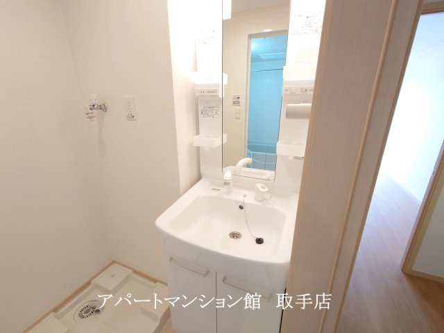 コモドアデッソの独立洗面台