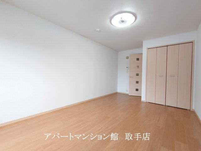 コモドアデッソの居間・リビング