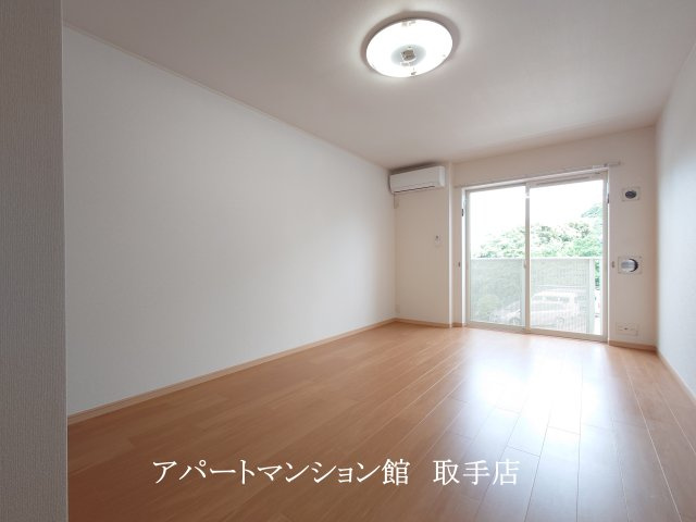 コモドアデッソの居間・リビング