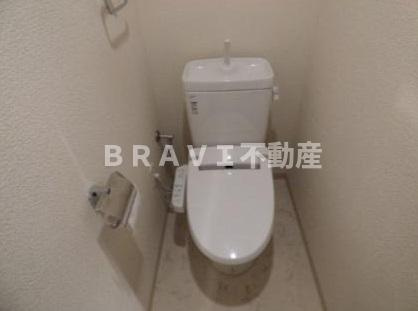 エスライズ天満橋　BRAVI不動産のトイレ|【エスライズ天満橋】清潔感のあるトイレです