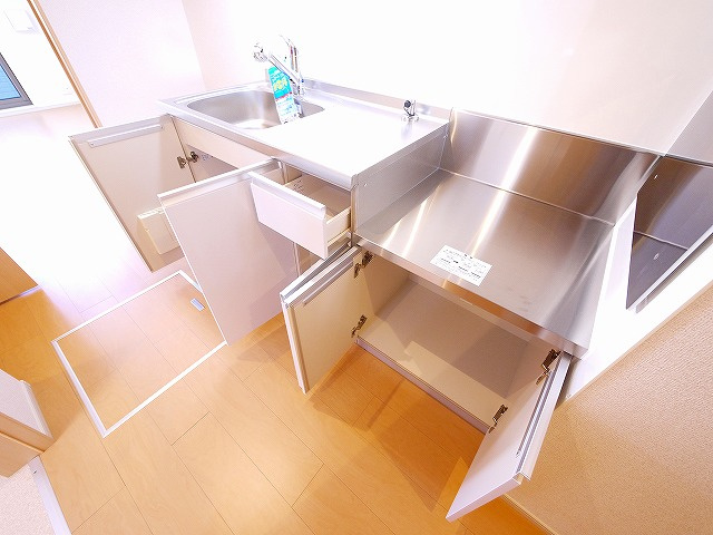 ハーベストⅡのキッチン|コンパクトなキッチンで掃除もラクラク