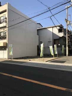 【前面道路含む現地写真】