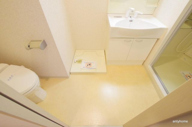 ニューシティアパートメンツ西天満　仲介手数料無料の洗面所