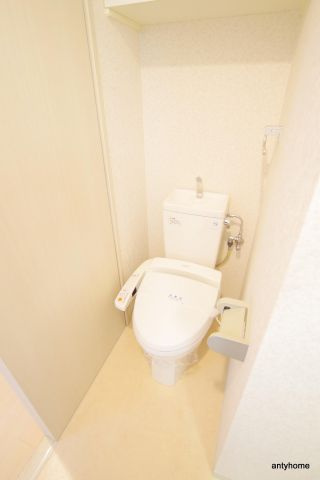 ニューシティアパートメンツ西天満　仲介手数料無料のトイレ