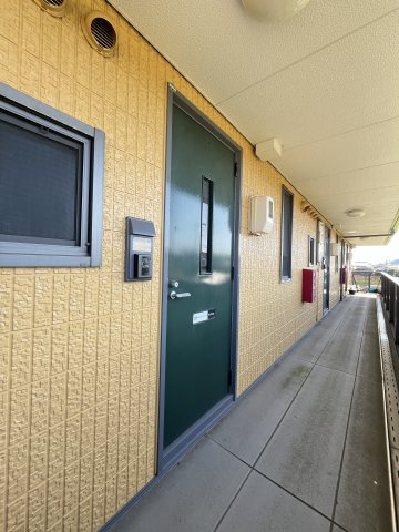 プログレス　A棟の玄関
