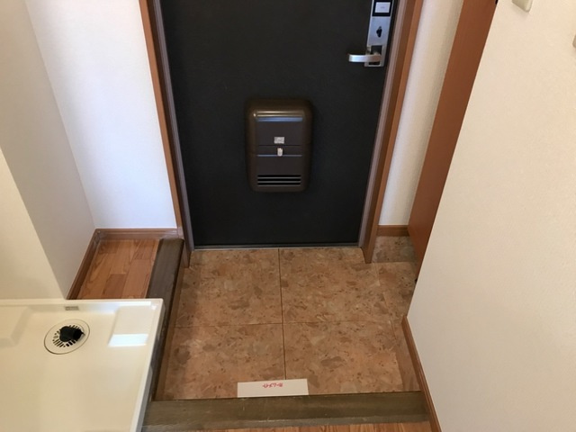 エクセレンス白山の玄関