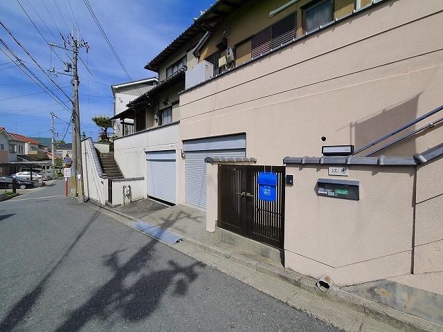 中山町西一戸建のエントランス