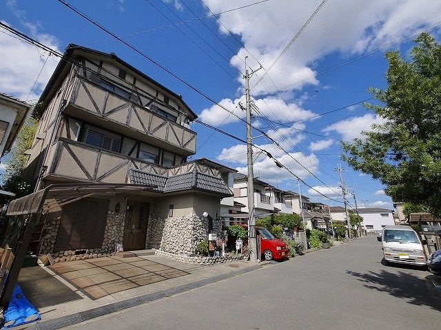 西九条町一戸建の周辺|閑静な住宅街です。