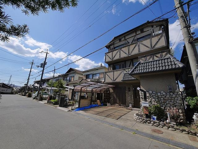 西九条町一戸建の周辺|閑静な住宅街です。