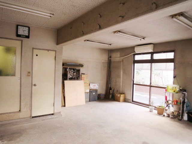 ビューラー東町の内装