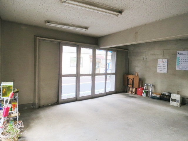 ビューラー東町の内装