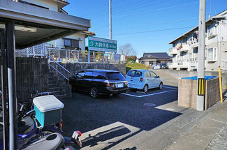 【その他共用部分】 | 【シャーメゾン】アンビション栗山 | 各世帯駐車場１台付です。