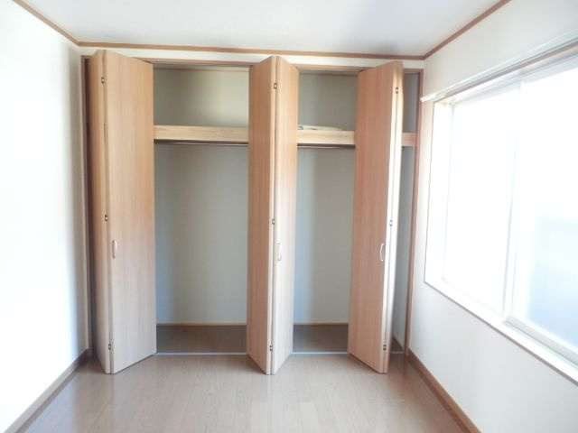 栄５丁目貸家　２号棟の収納