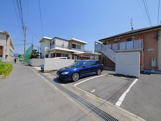グレイス田原本の駐車場|駐車場に車を止められます