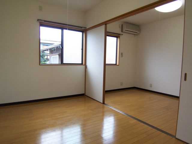 ベルーナⅡの洋室