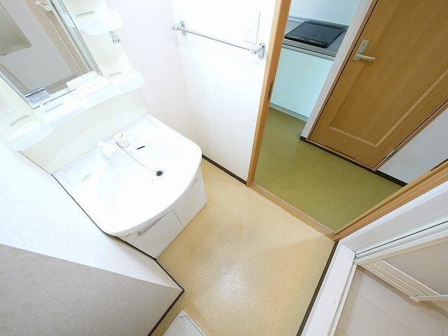 結充Immeuble　B館の洗面所|コンパクトで使いやすい洗面所